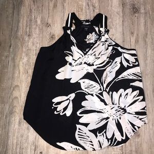 NWOT Flowey dress top